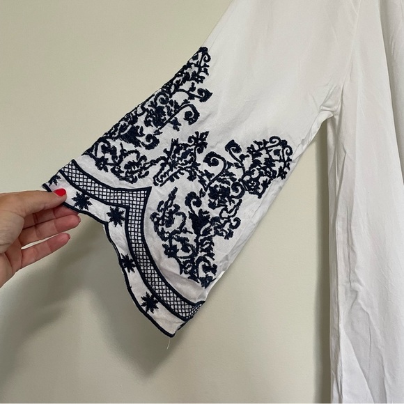 Chic Connection White Navy Embroidered Dress Bell Sleeve Size Medium, NWT - Picture 6 of 11